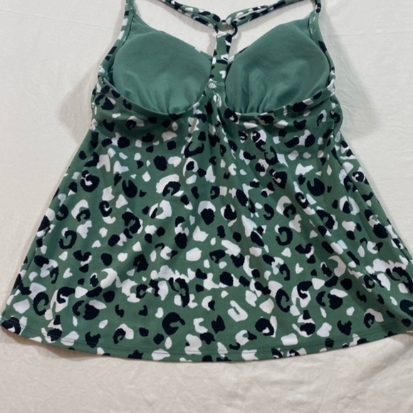 Kona Sol Gray and White Leopard Print Swim Top - Picture 4 of 4